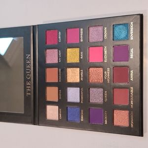 Eloise The Queen Eyeshadow Pallet